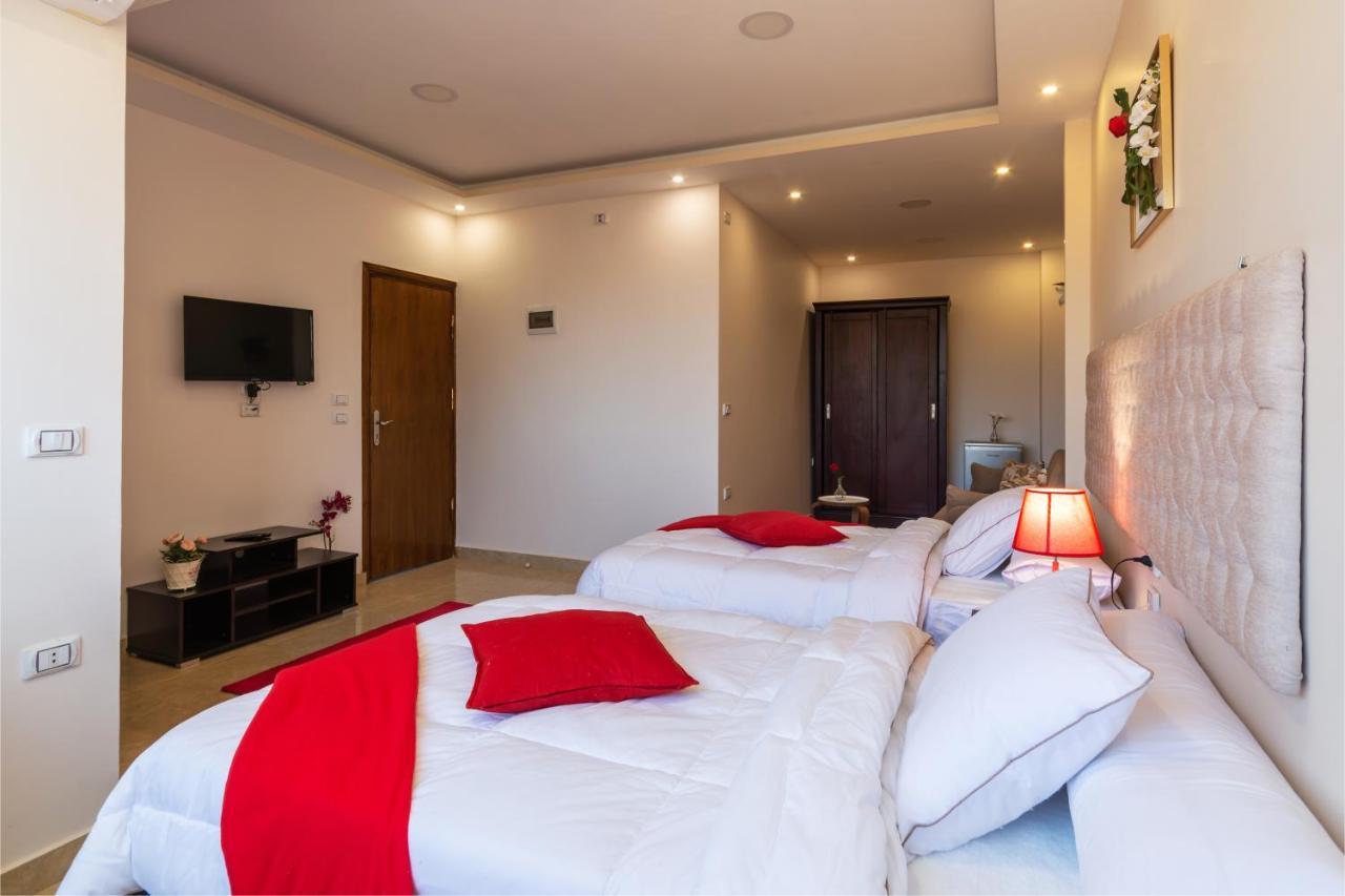 Amon Holiday Pyramids Inn Kafrat al Jabal Exterior photo